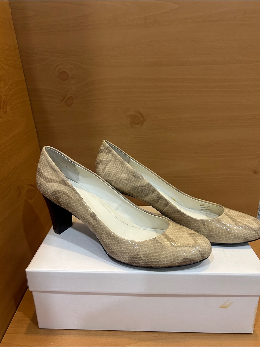 Calvin Klein Snake Print Pumps Heels Nude Beige Size 8.5